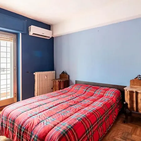 T Apartament Angel's 2 , Julias Domus Metro C Apartment *